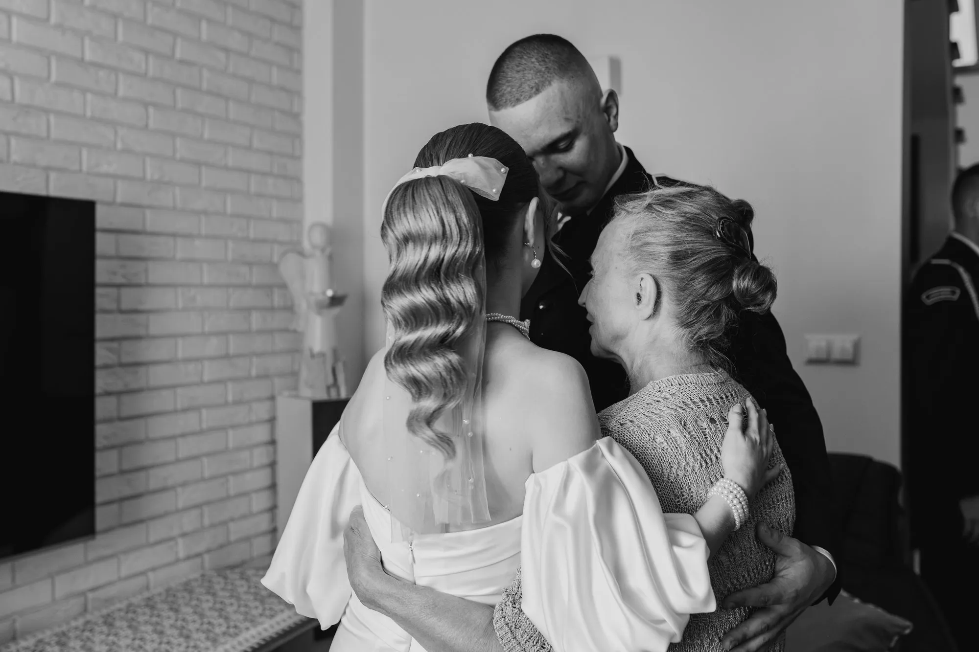 Błogosławieństwo rodzinne przed ślubem — wzruszające chwile z rodzicami